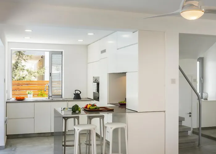 Cyclops Cave Vila Protaras